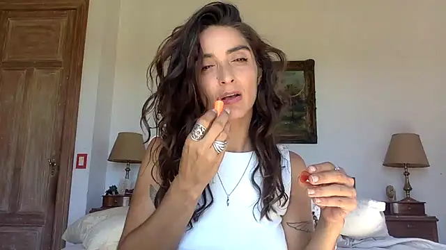 venuslibre online show from February 8, 1:48 pm