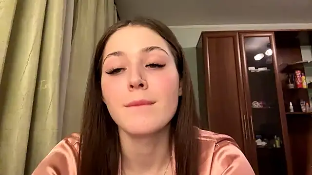 Adel strongwoman online show from April 3, 6:39 pm