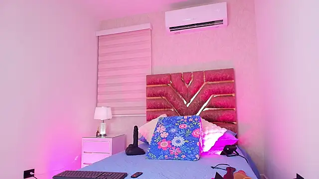 emma madi online show from November 3, 11:58 am