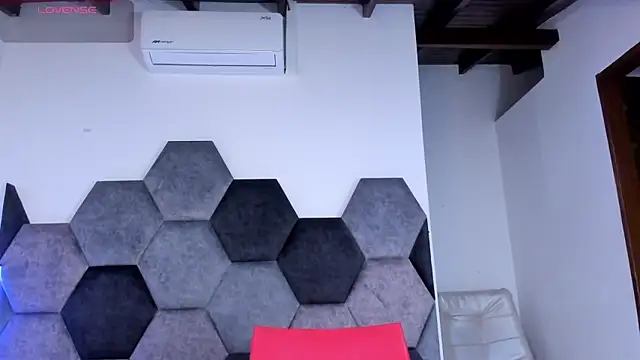 BellaNixs online show from March 31, 11:43 am