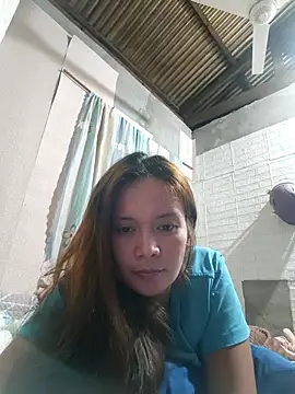 Snapshot of ur_hotsiren chatting on October 27, 2:45 pm ur hotsiren online show from October 27, 2:45 pm