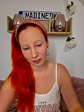 Snapshot of Nadinedk chatting on October 1, 6:40 am Nadinedk online show from October 1, 6:40 am