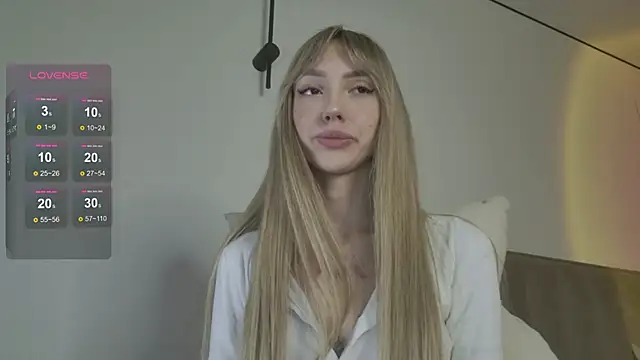 Lunainnk online show from March 27, 1:29 am