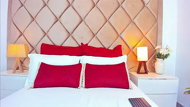 AngelinaDuvall online show from December 15, 10:31 am