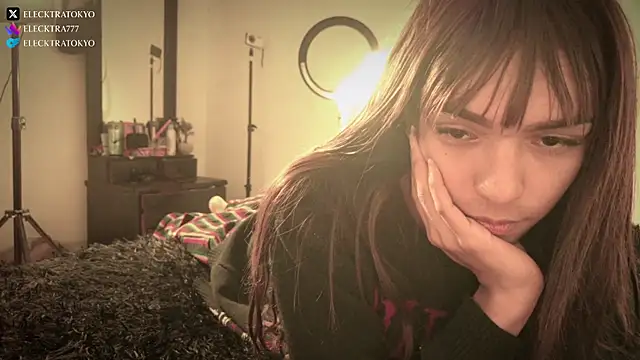 alexxatokyo online show from February 6, 7:45 am