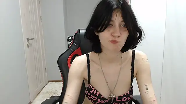 TinaQuiin online show from September 16, 8:11 am