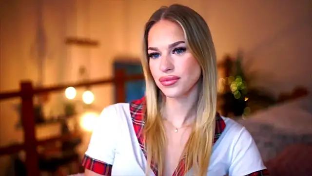 Emilyvanroessel online show from November 2, 7:39 pm