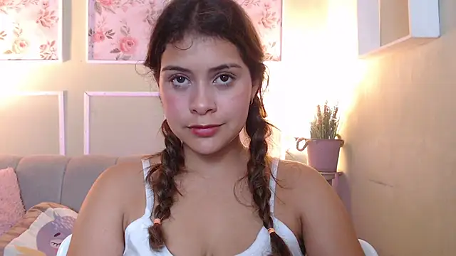 CurlyDani online show from February 22, 6:58 am