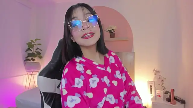 Clara Luu online show from February 8, 2:59 am