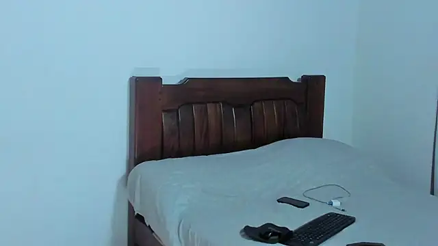 Hunter Hoott online show from April 16, 1:28 am