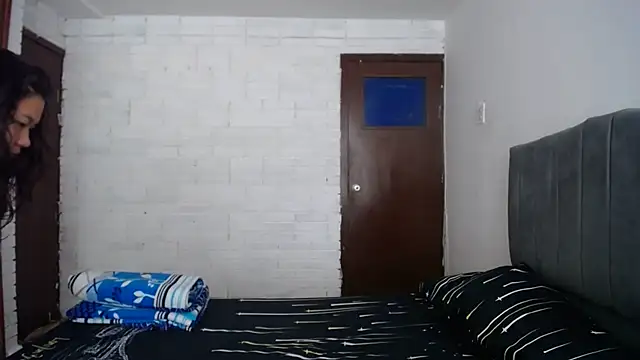 Naia Stant online show from September 17, 11:52 am