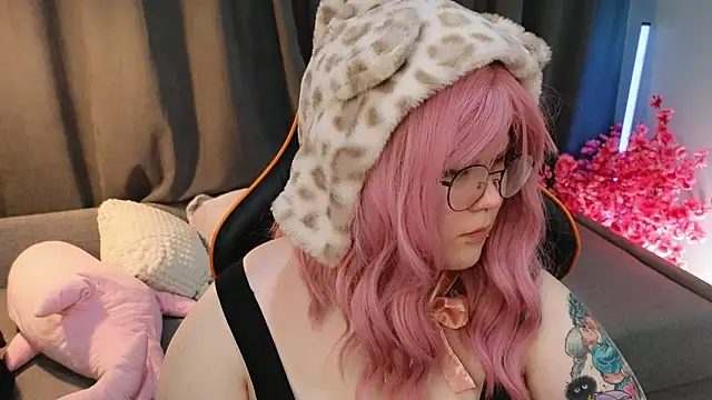 fillisfox  online show from February 20, 11:34 am