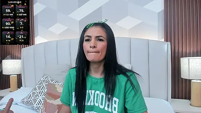 Mommy Naughty online show from March 17, 11:25 am