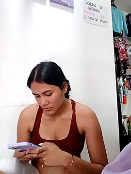 Snapshot of burbuja02 chatting on October 14, 2:08 pm burbuja02 online show from October 14, 2:08 pm