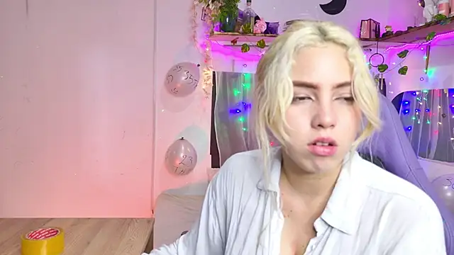 Snapshot of Natalia_novna chatting on October 3, 1:11 am Natalia novna online show from October 3, 1:11 am