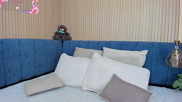 angel ponce online show from November 19, 7:25 pm