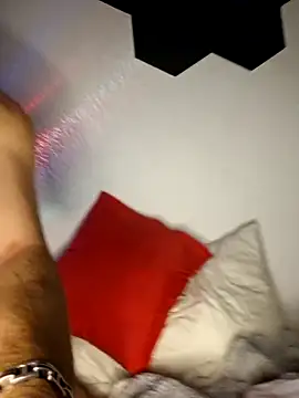 Snapshot of young_swisscouple chatting on October 13, 6:32 pm young swisscouple online show from October 13, 6:32 pm