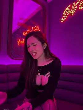 Manson13333 online show from April 4, 4:50 pm