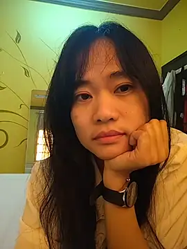 YayeeShow online show from November 15, 11:55 am