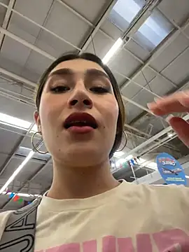 Isa Villamarin online show from October 15, 3:03 pm