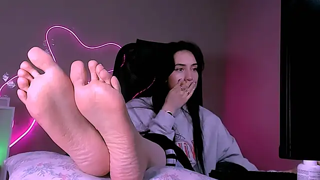 olivianorton online show from February 25, 3:10 pm