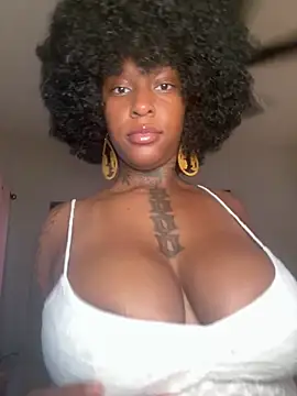 MistiSavannah online show from June 14, 1:22 pm
