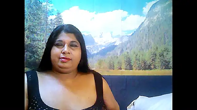Snapshot of indianhoney694u chatting on September 22, 5:28 am indianhoney694u online show from September 22, 5:28 am