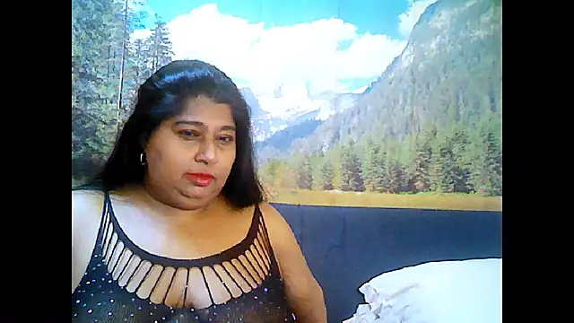 Snapshot of indianhoney694u chatting on October 7, 5:56 am indianhoney694u online show from October 7, 5:56 am