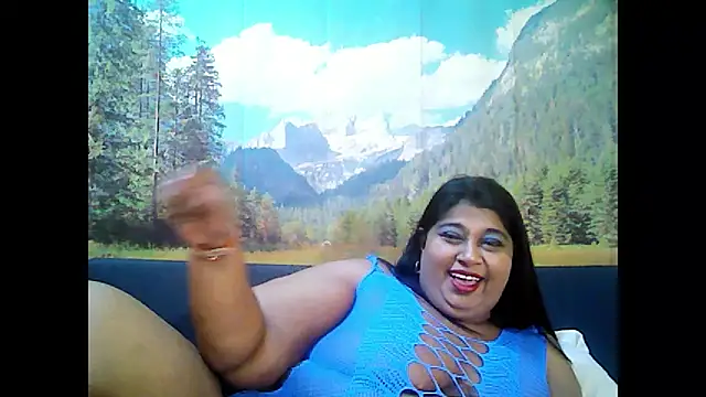 Snapshot of indianhoney694u chatting on October 18, 7:22 am indianhoney694u online show from October 18, 7:22 am