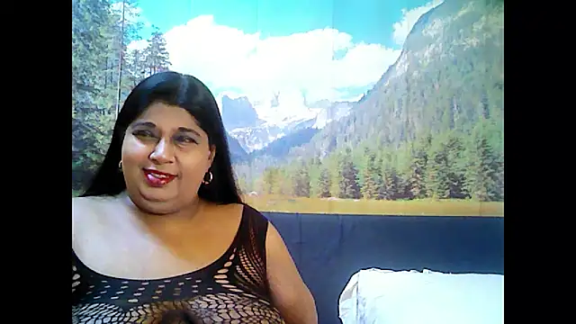 Snapshot of indianhoney694u chatting on October 21, 5:11 am indianhoney694u online show from October 21, 5:11 am