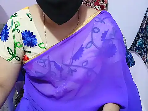 Snapshot of jannu6482 chatting on October 23, 2:23 pm jannu6482 online show from October 23, 2:23 pm