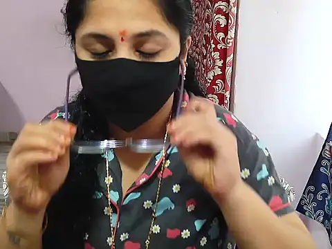 Snapshot of jannu6482 chatting on October 22, 8:52 am jannu6482 online show from October 22, 8:52 am