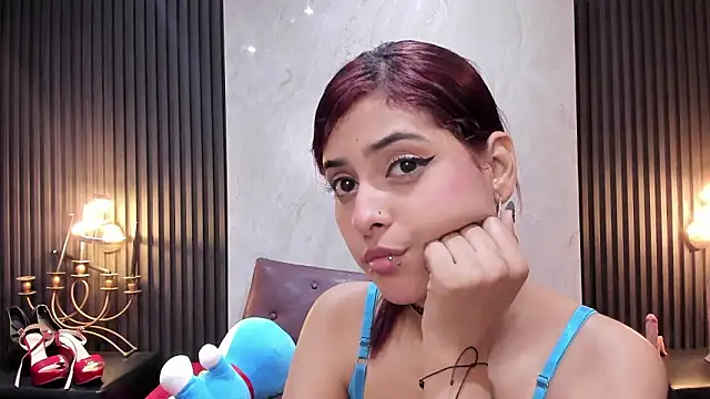 AuroraGray online show from February 2, 2:27 pm