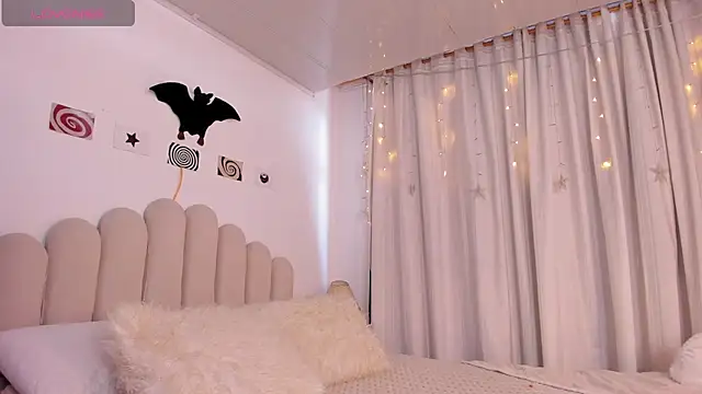 sofi graay online show from November 18, 5:47 pm