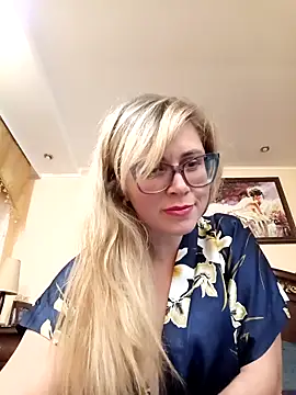 Crystal00Girl online show from October 23, 7:53 pm