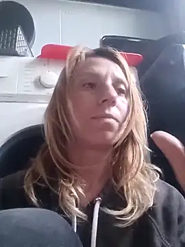 Eybrbrb online show from March 18, 4:01 pm