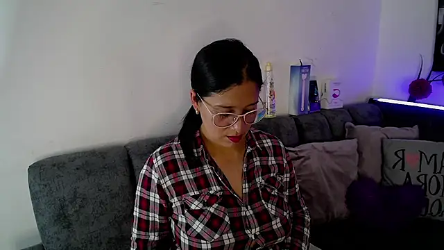 Alana steel 1 online show from February 27, 7:35 pm