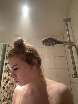 Chloemillerrxx online show from November 26, 12:28 pm