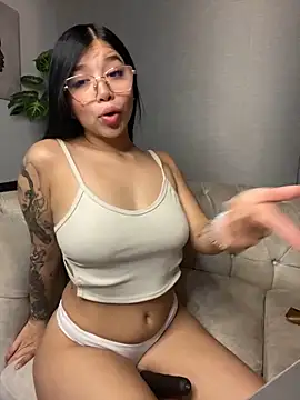 Maddy Piink online show from September 12, 11:01 pm