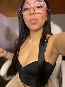 Maddy Piink online show from November 18, 8:21 pm