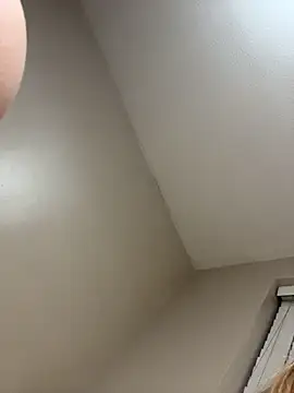 Layla 20  online show from April 8, 7:16 pm