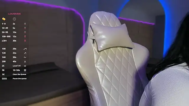 HannahMontgomery online show from December 22, 3:59 pm