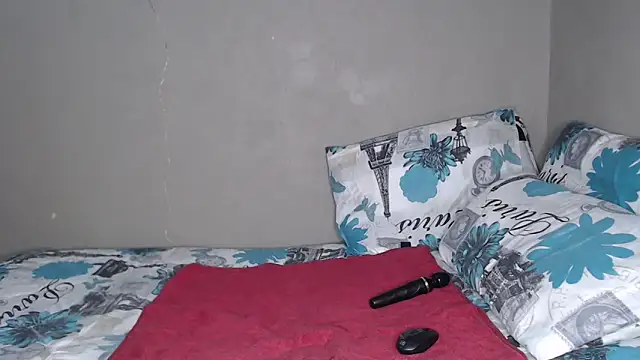 Lunalee online show from February 15, 4:15 am