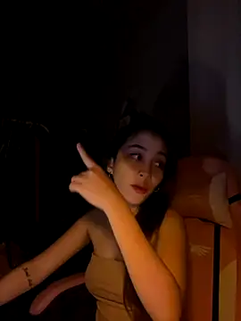 Yummiiieee28 online show from November 8, 2:22 pm