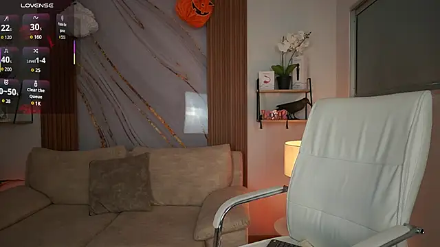 Snapshot of MilaCrave chatting on October 20, 11:35 am MilaCrave online show from October 20, 11:35 am