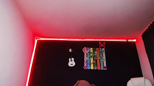 ingrid zese  online show from January 6, 9:40 pm