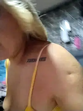 Ashleycam69 online show from November 24, 4:47 am