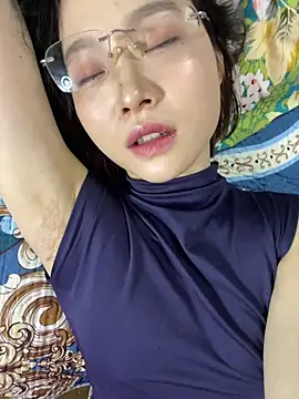 Y2Luvk online show from February 12, 7:59 pm