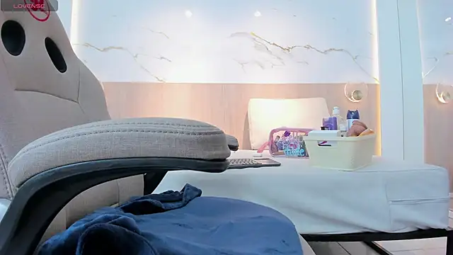 valirya devote online show from October 3, 3:33 am