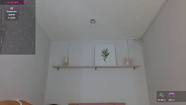 Snapshot of SarayVega_ chatting on October 9, 8:13 pm SarayVega online show from October 9, 8:13 pm